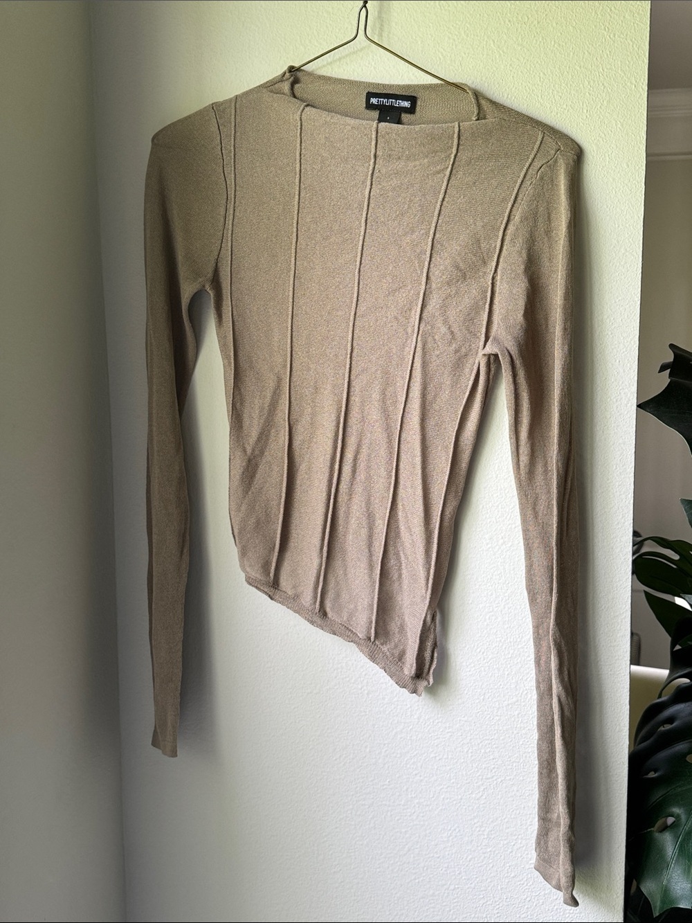 PrettyLittleThing Ribbed Knit Top - Picture 3 of 6